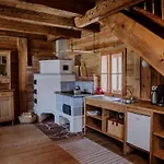 Zirbenhütte *