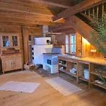 Zirbenhuette * Abtenau
