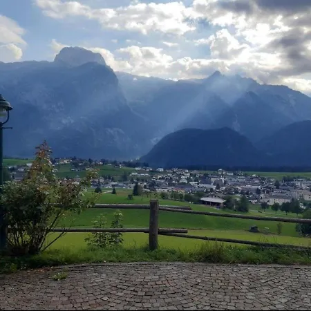 Zirbenhütte *