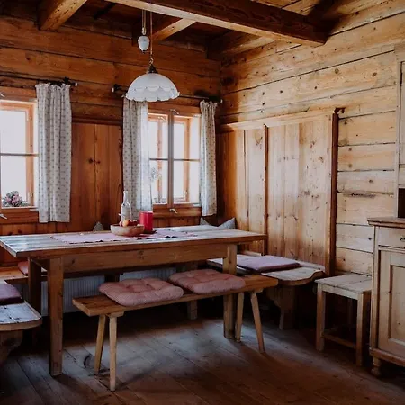 Alpstuga Zirbenhuette