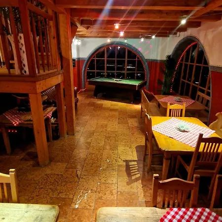 Zirbenhütte Alpesi faház Abtenau