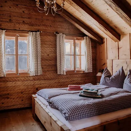 Zirbenhütte Alpesi faház Abtenau