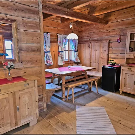 Chalet Zirbenhuette *