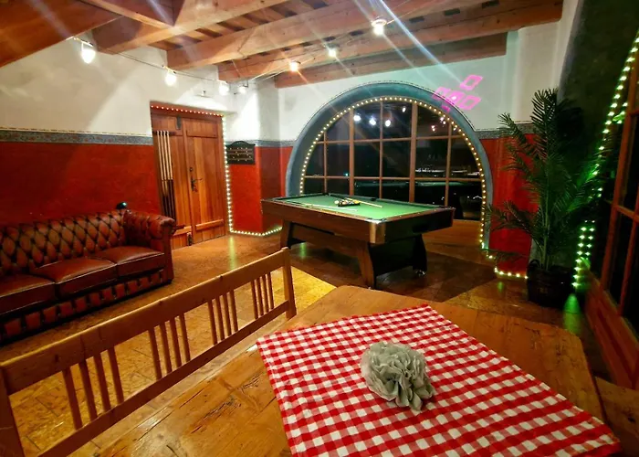 Zirbenhuette 샬레 압티나우