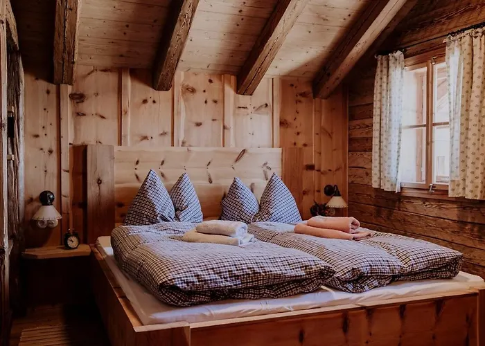 Zirbenhuette 샬레 압티나우