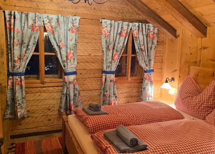 Zirbenhuette 샬레 압티나우